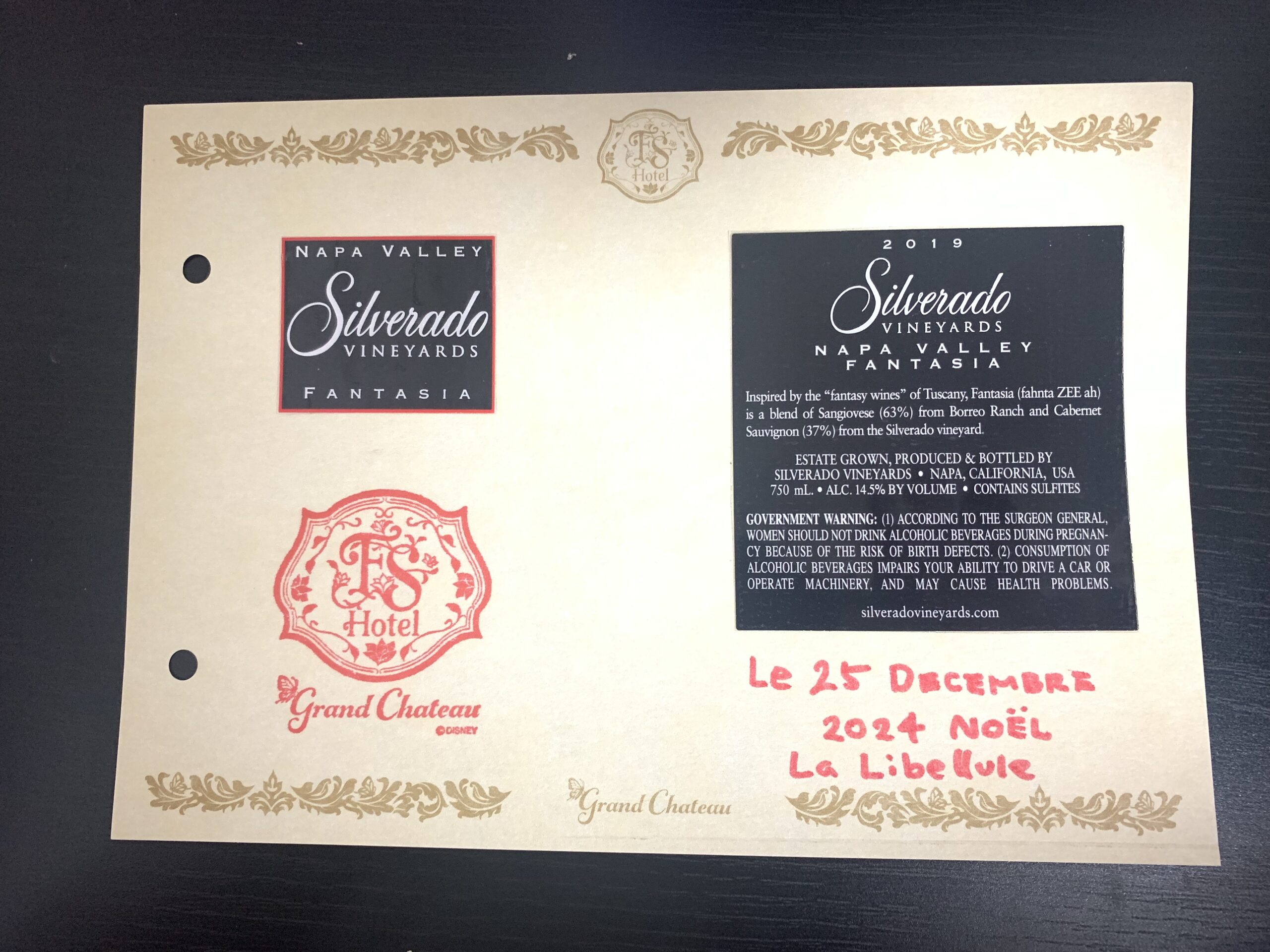 ファンタジアのワインラベルとFSホテルの刻印
