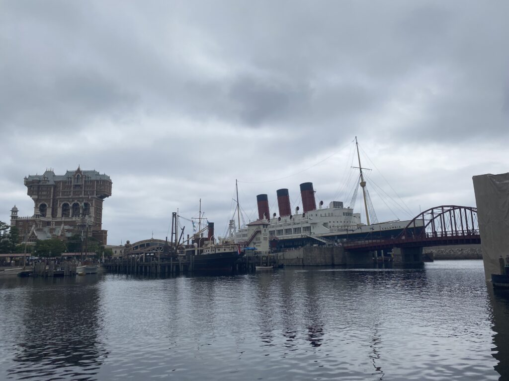 S.S.コロンビア号とアメリカンウォーターフロントの風景
